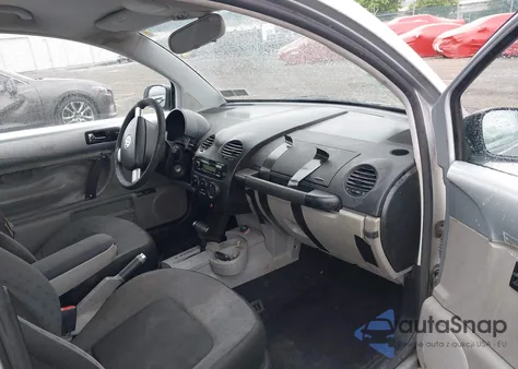 2002 Volkswagen New Beetle Gls from USA, damaged, VIN 3VWCK21C42M455605